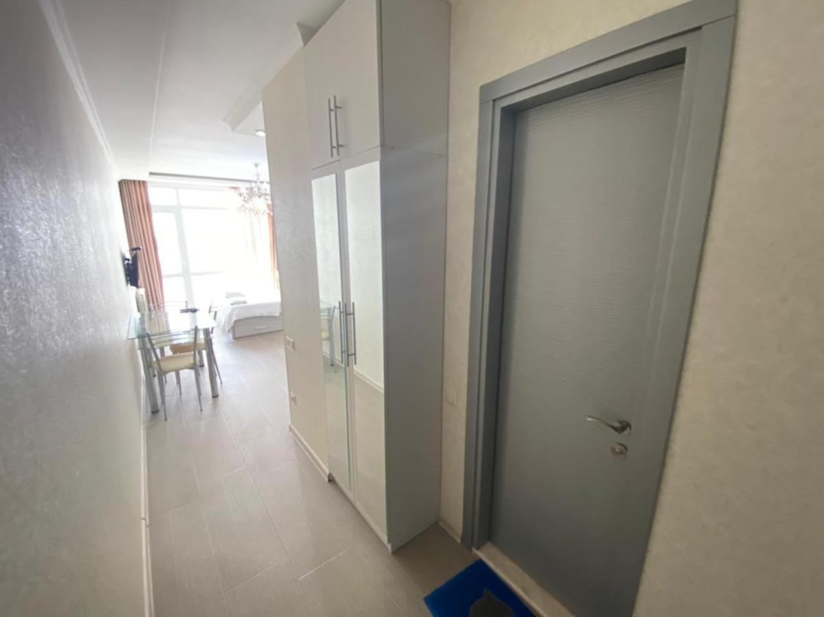 Cozy Studio Apartment-Sea View Batoumi Extérieur photo