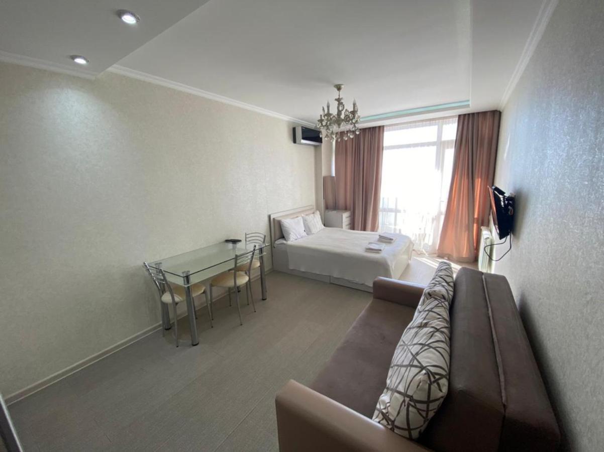 Cozy Studio Apartment-Sea View Batoumi Extérieur photo