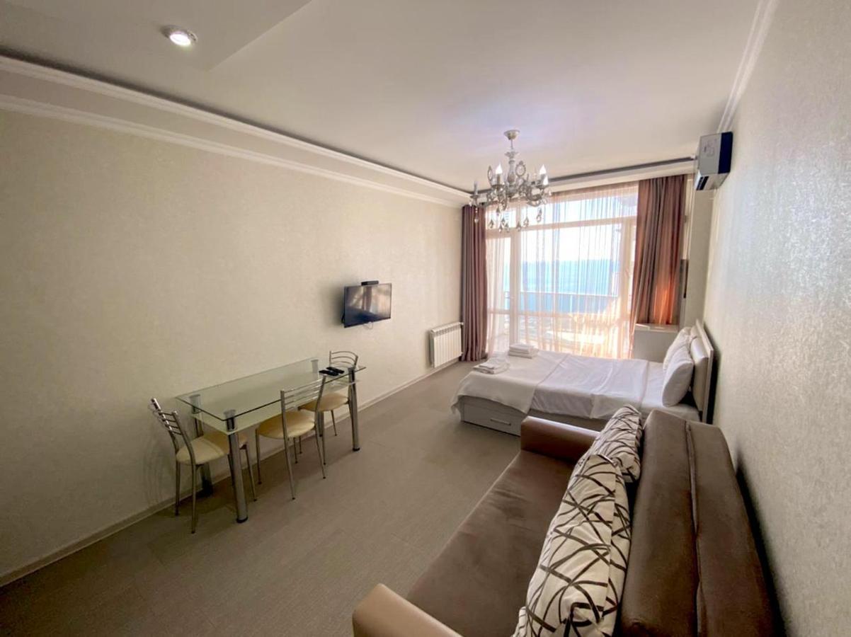 Cozy Studio Apartment-Sea View Batoumi Extérieur photo
