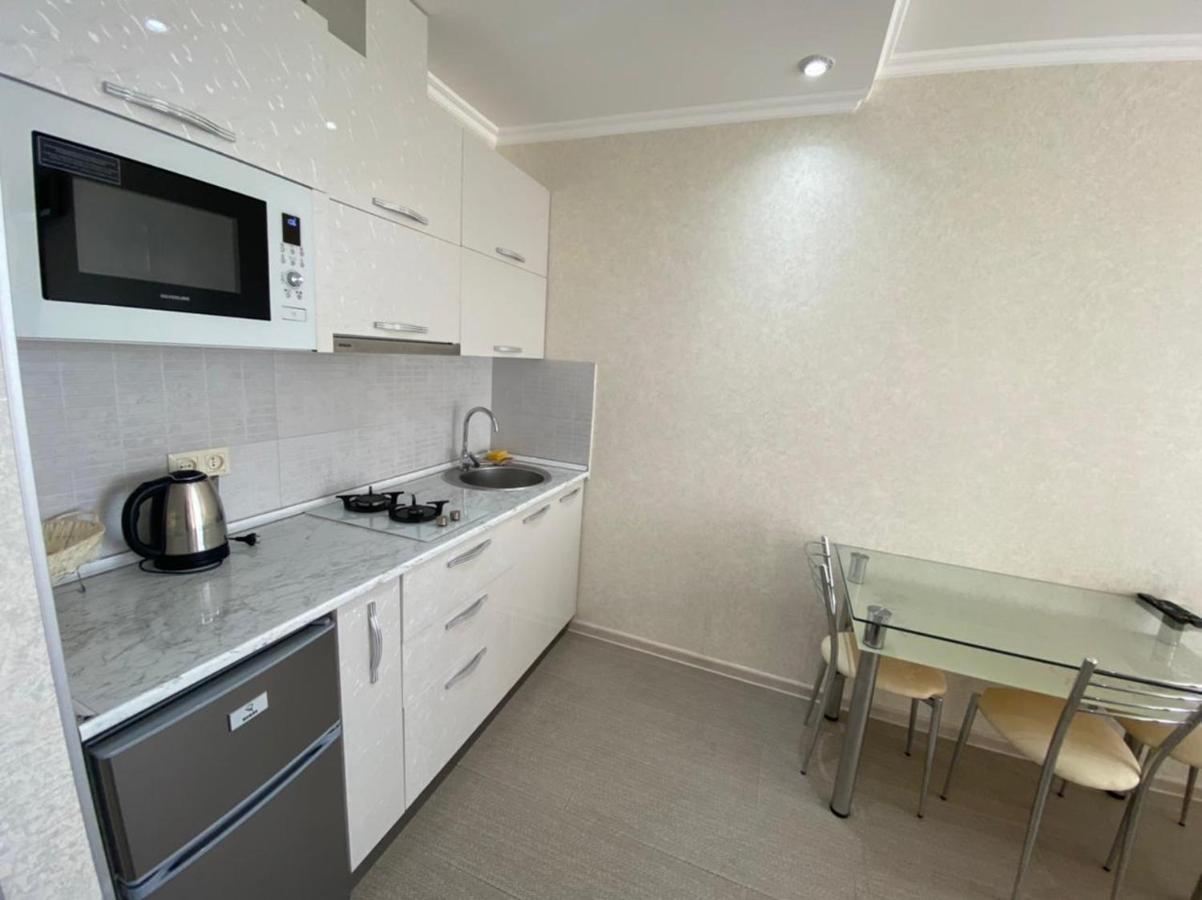 Cozy Studio Apartment-Sea View Batoumi Extérieur photo