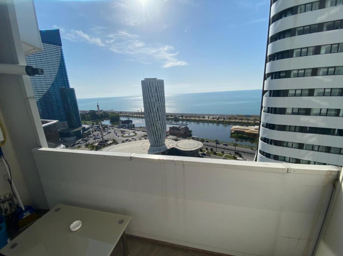 Cozy Studio Apartment-Sea View Batoumi Extérieur photo